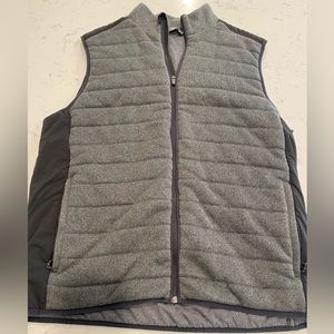 Like new Vineyard Vines heavy grey vest